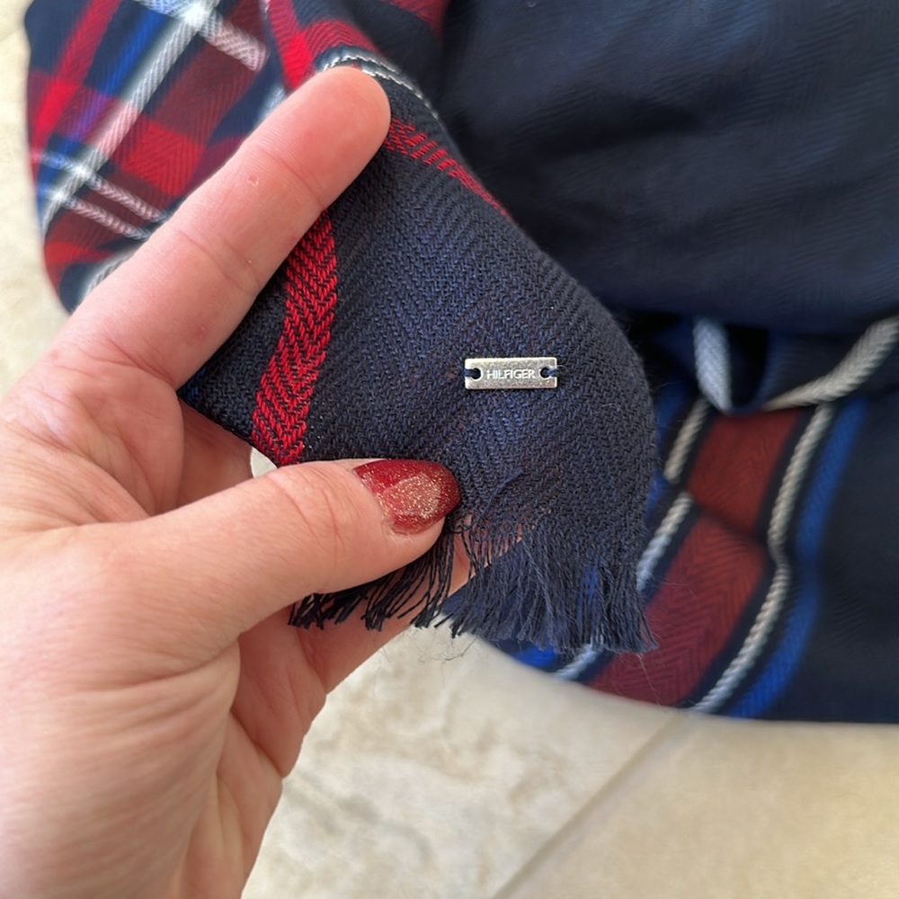 *PRICE FOR BOTH* Tommy Hilfiger - Picture 5 of 7